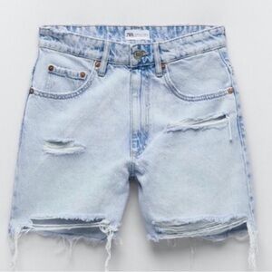 Zara Light Blue Distressed Mid-Rise Denim Shorts. Size 6.